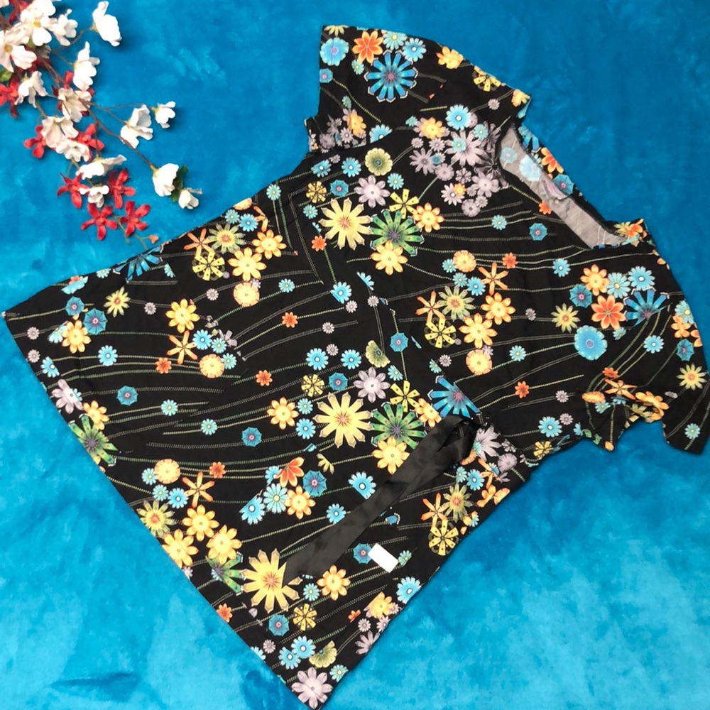 Urbane Live Sweet Scrub Top (bundle to save)